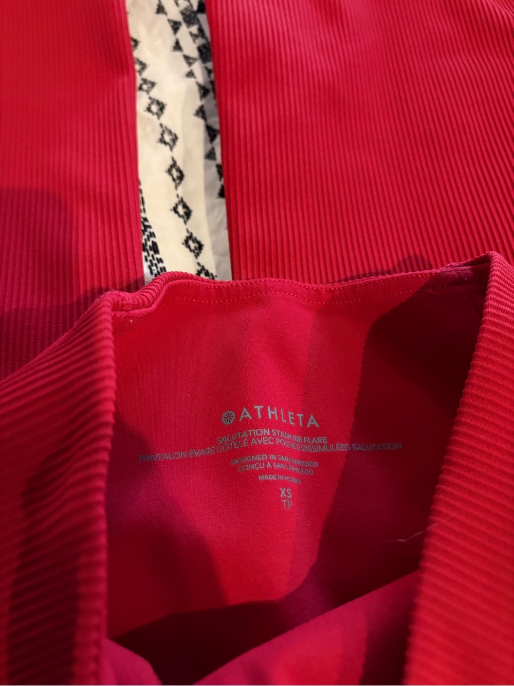 Athleta Red Ribbed salutation stash flare - Picture 3 of 4